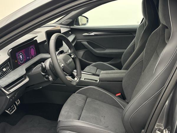 Skoda Superb Combi Sportline 2.0 TDI 193PS DSG 4X4 *SOFORT VERFÜGBAR* Skoda Superb Combi Sportline 2.0 TDI 193PS DSG 4X4 *SOFORT VERFÜGBAR*