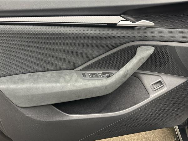 Skoda Superb Combi Sportline 2.0 TDI 193PS DSG 4X4 *SOFORT VERFÜGBAR* Skoda Superb Combi Sportline 2.0 TDI 193PS DSG 4X4 *SOFORT VERFÜGBAR*