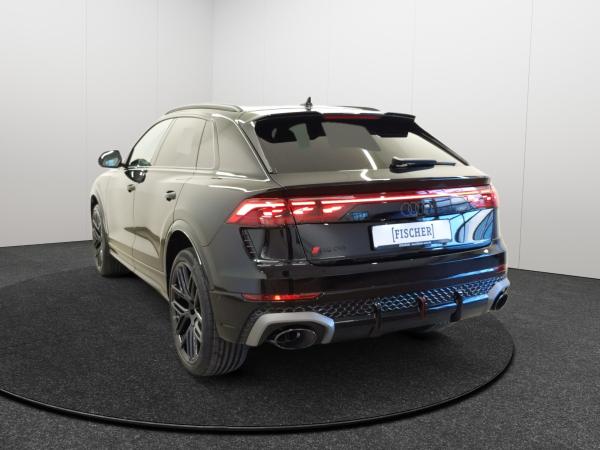 Audi RS Q8 (4MT)