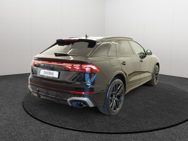 Audi RS Q8 (4MT)