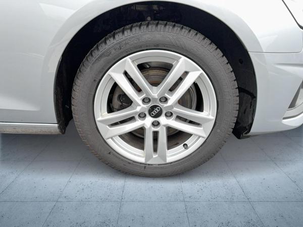 Audi A4 Avant 30 TDI S tr. Stdhzg LED Cam ACC Keyless