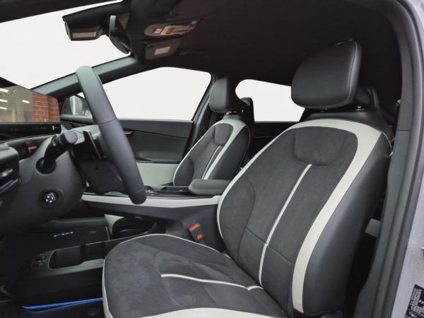 Kia EV6 GT-Line 84 AWD | WP | 20" | DRIVE | SOUND | TECH | Kia EV6 GT-Line 84 AWD | WP | 20" | DRIVE | SOUND | TECH |