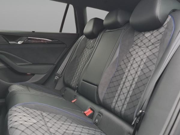 Volkswagen Passat 2.0 TDI DSG R-Line+AHK+WR+BLACKSTYLE+NAVI