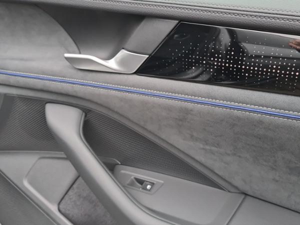 Volkswagen Passat 2.0 TDI DSG R-Line+AHK+WR+BLACKSTYLE+NAVI