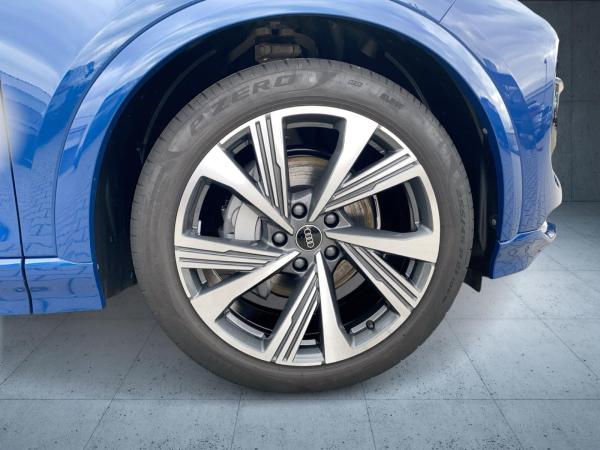 Audi Q6 e-tron Q6 SUV e-tron performance Matrix HUD 21 AHK 360