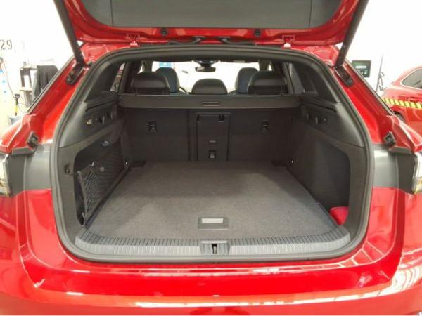 Volkswagen ID.7 Tourer GTX - Interieur und Exterieur Plus Paket + PANO / 8-fach Bereift
