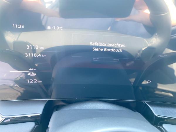 Audi Q6 e-tron Q6 SUV e-tron HUD PANO 20 Matrix AHK 360 ACC