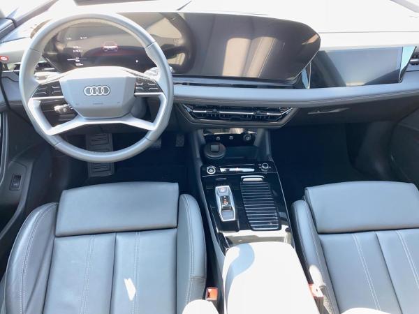 Audi Q6 e-tron Q6 SUV e-tron HUD PANO 20 Matrix AHK 360 ACC