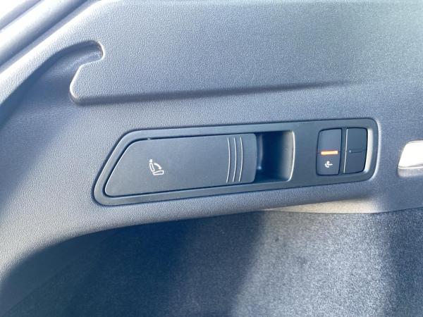 Audi Q6 e-tron Q6 SUV e-tron HUD PANO 20 Matrix AHK 360 ACC