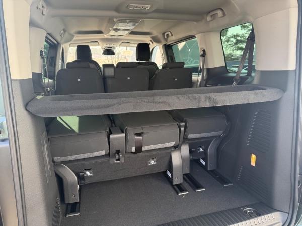 Peugeot Traveller 2.2 Diesel 180 L2 Active AHK+LED+8Sitze