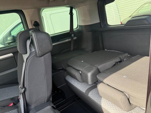 Peugeot Traveller 2.2 Diesel 180 L2 Active AHK+LED+8Sitze