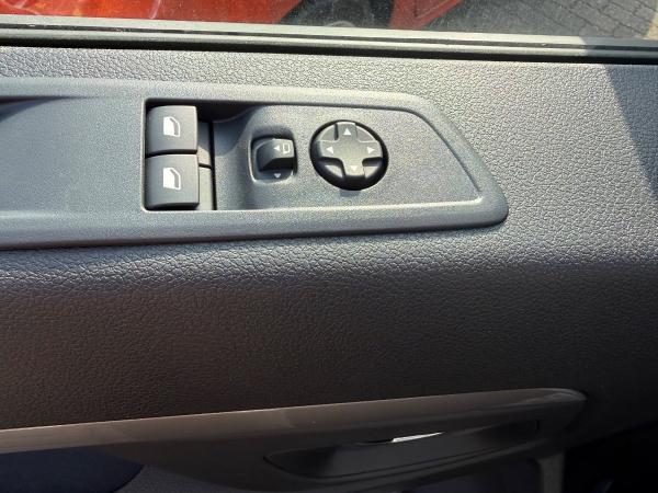 Peugeot Traveller 2.2 Diesel 180 L2 Active AHK+LED+8Sitze