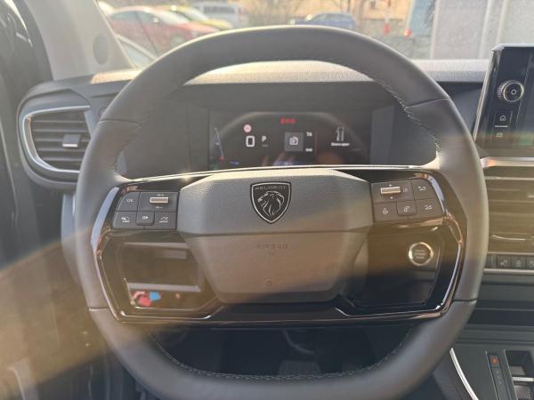 Peugeot Traveller 2.2 Diesel 180 L2 Active AHK+LED+8Sitze