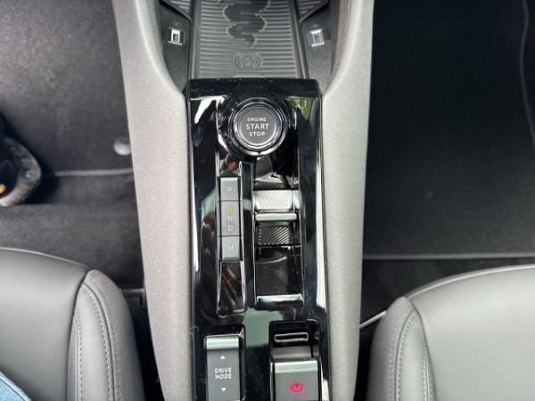 Alfa Romeo Junior Ibrida TI-MY26-Panoramadach-TechnologiePaket