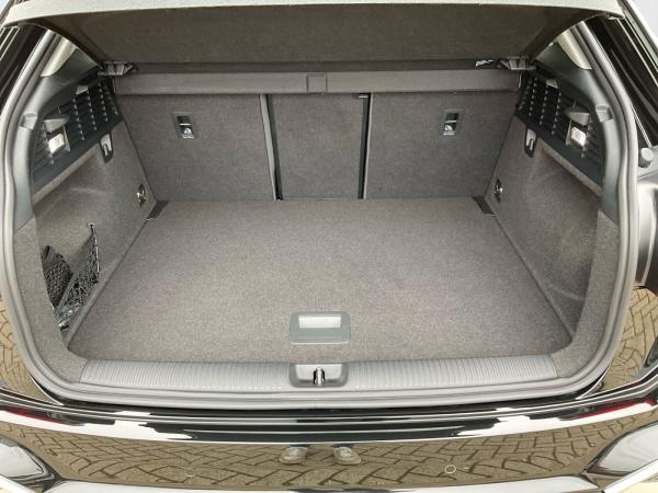 Audi Q2 35 TFSI Advanced S tronic AHK MATRIX ACC KAM