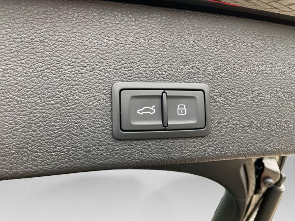 Audi Q2 35 TFSI Advanced S tronic AHK MATRIX ACC KAM