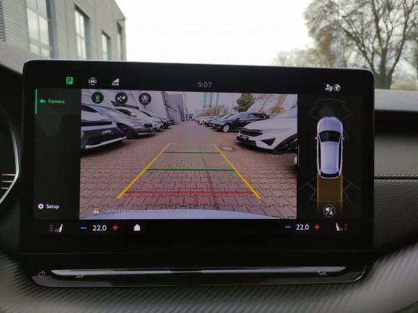 Skoda Octavia Combi Sportline 2.0 TDI DSG AHK NAVI LED