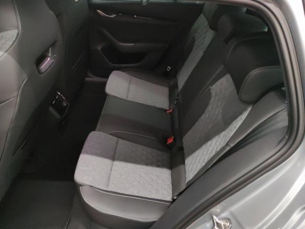 Skoda Octavia Combi Sportline 2.0 TDI DSG AHK NAVI LED