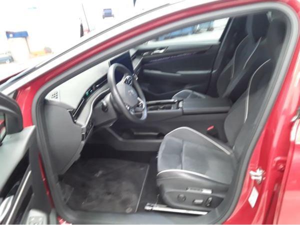 Volkswagen ID.7 Tourer Pro S - "Interieur- und Exterieur-Plus-Paket" + PANO / 8-fach Bereift