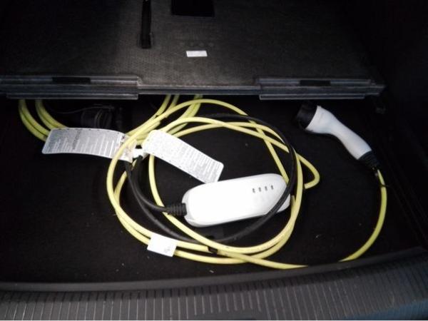 Volkswagen ID.7 GTX - Interieur und Exterieur Plus Paket + PANO / 8-fach Bereift