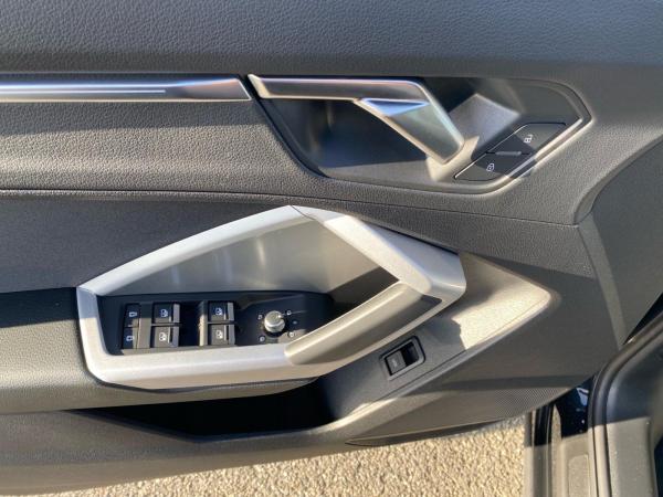 Audi Q3 40 TDI quattro S-tronic LED Navi ACC RFK PDC SHZ