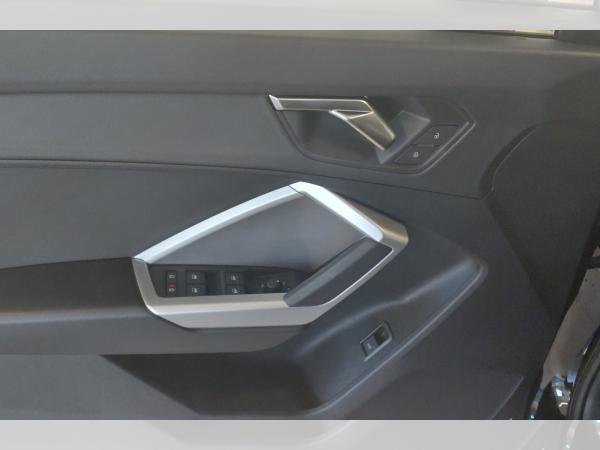 Audi Q3 35 TFSI advanced S-tronic LED Navi ACC AHK PDC SHZ