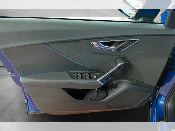 Audi Q2 S line 35 TFSI S-tronic Matrix Navi ACC Leder AHK