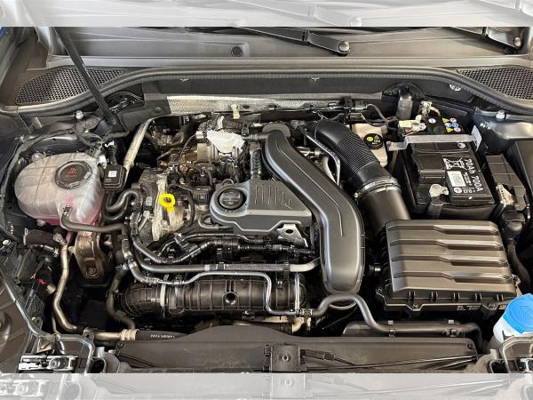 Audi Q2 S line 35 TFSI S-tronic Matrix Navi ACC Leder AHK