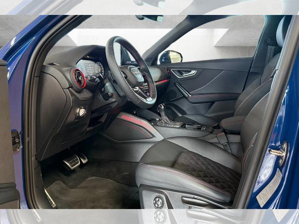Audi Q2 S line 35 TFSI S-tronic Matrix Navi ACC Leder AHK