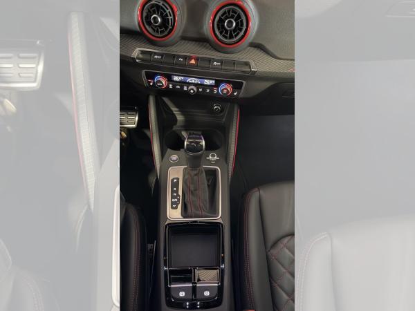 Audi Q2 S line 35 TFSI S-tronic Matrix Navi ACC Leder AHK