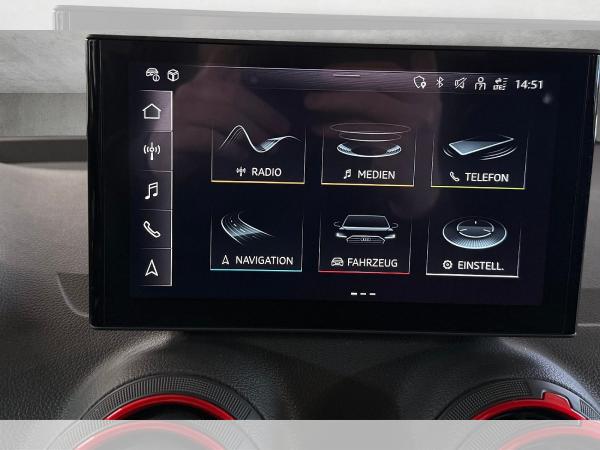 Audi Q2 S line 35 TFSI S-tronic Matrix Navi ACC Leder AHK