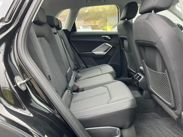 Audi Q3 advanced 35TDI S-tronic / MMI-Navi+, AHK, LED