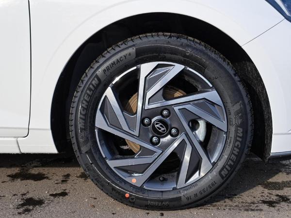 Hyundai i20 1.0 T-GDI Trend *BOSE*LED*NAVI*DAB*SHZ*KAM*