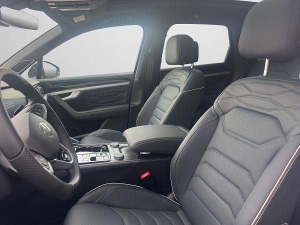 Volkswagen Touareg "FINAL EDITION" R-Line, BlackStyle, AHK, Nachtsicht, Pano, Standhzg. etc.