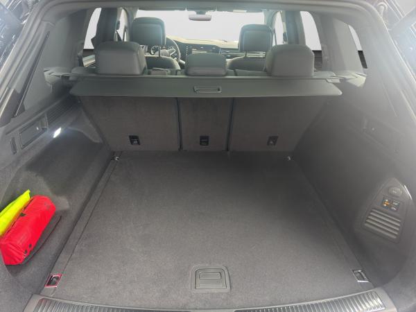 Volkswagen Touareg "FINAL EDITION" R-Line, BlackStyle, AHK, Nachtsicht, Pano, Standhzg. etc.