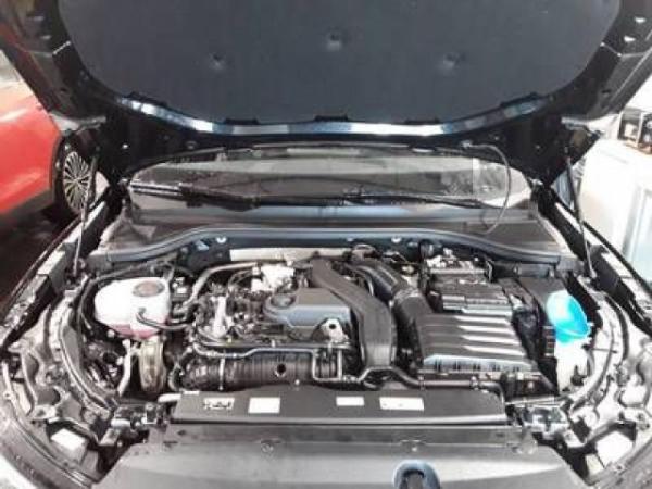 Volkswagen Passat Variant 1.5 eTSI Business DSG *AHK*360°*