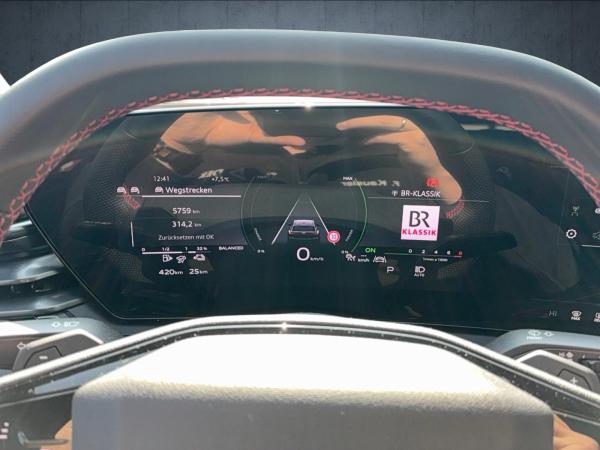 Audi A5 Avant e-hybrid qu. S tr. PANO Matrix 19 AHK