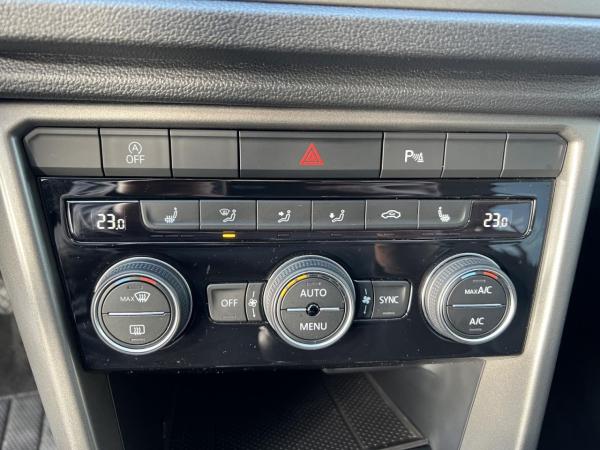 Volkswagen T-Roc 1.0 TSI ACC+SHZ+KLIMA+CARPLAY+WINTERPAKET