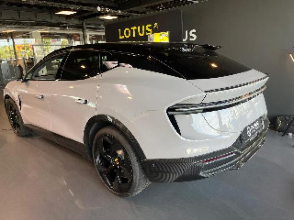 Lotus Eletre EDS 675 R