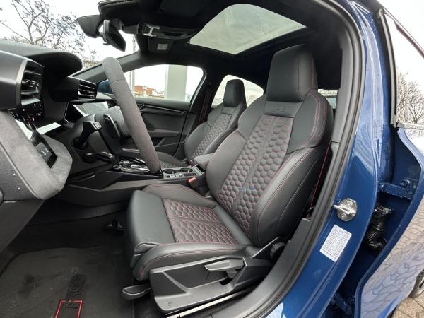Audi RS3 Limousine Keramik/360°Cam/Matrix/Pano/RS-AGA