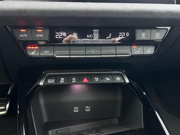 Audi RS3 Limousine Keramik/360°Cam/Matrix/Pano/RS-AGA