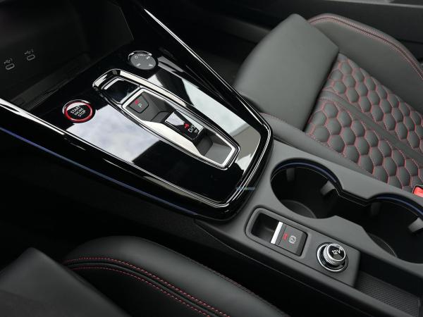 Audi RS3 Limousine Keramik/360°Cam/Matrix/Pano/RS-AGA