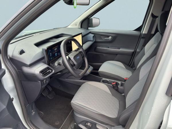 Ford Tourneo Courier Titanium