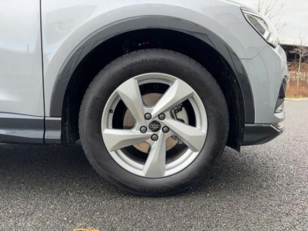 Audi Q3 35 TFSI advanced LED Navi AHZV S tronic