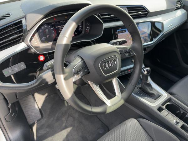 Audi Q3 SUV advanced 35 TFSI S tronic AHZV LED SW