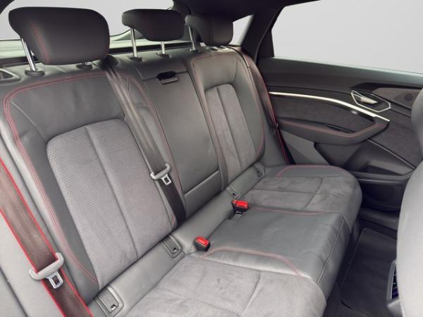 Audi Q8 Sportback e-tron 55 S line quattro /