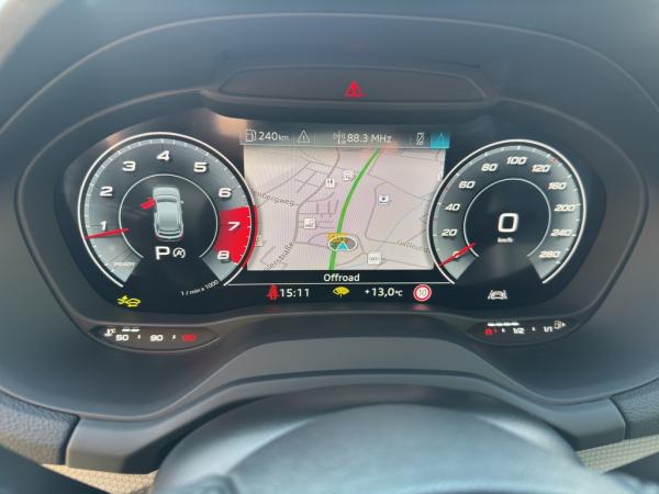 Audi Q2 S-Line 35TFSI S-Tr. Navi Leder Rückfahrkamera