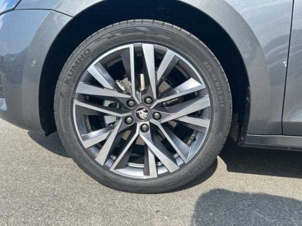 Skoda Octavia Combi 2.0 TDI Balance, AHK, LED, Navi