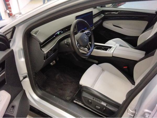 Volkswagen ID.7 Tourer Pro +WÄRMEPUMPE+AHK+KAMERA+