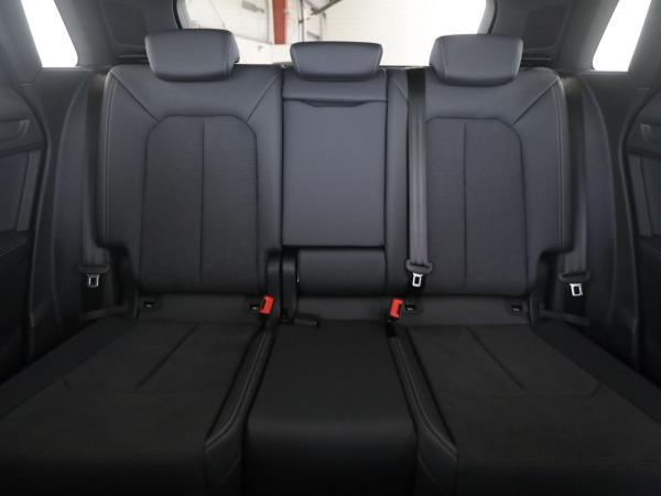 Audi Q3 45 TFSI quattro S line AHK+Matrix+RFK+MMI-Plus